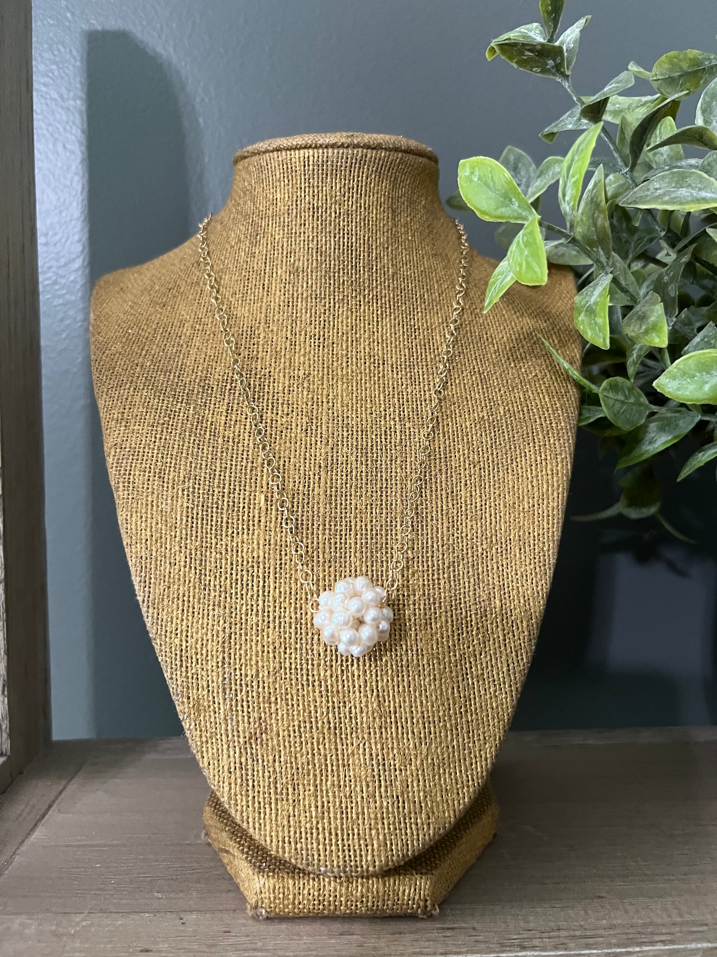 Cluster Pearl Choker